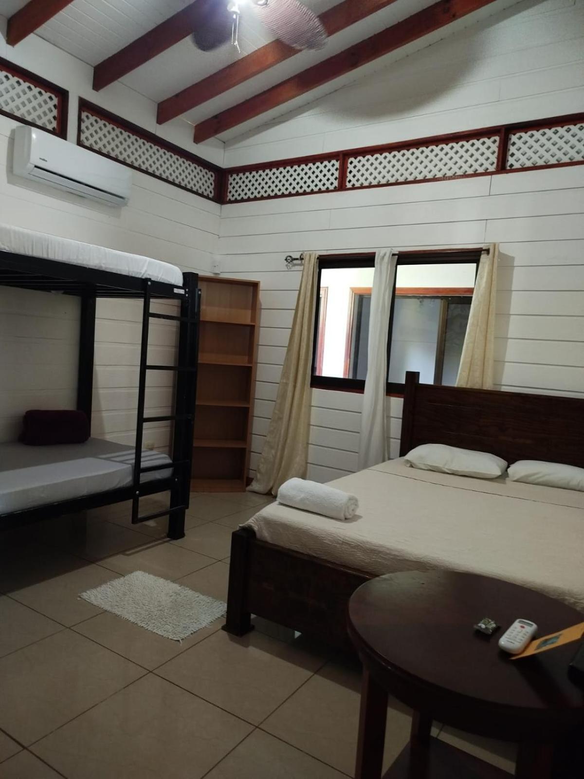 Hotel Liah'S Tortuguero Eksteriør billede